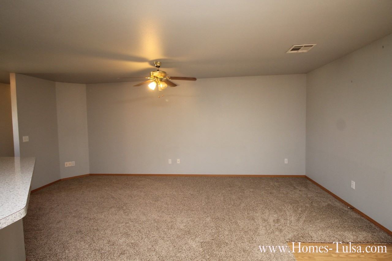 1109 W 22nd St N - Photo 3 of 15