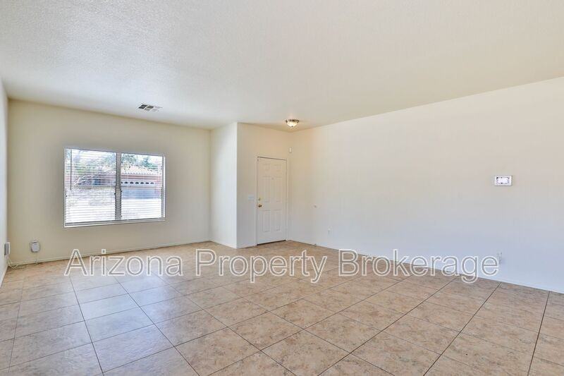 2736 W Mineral Butte Dr - Photo 5 of 29