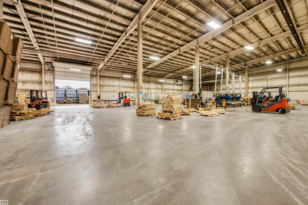 24600 Wood Ct - Photo 3 of 15