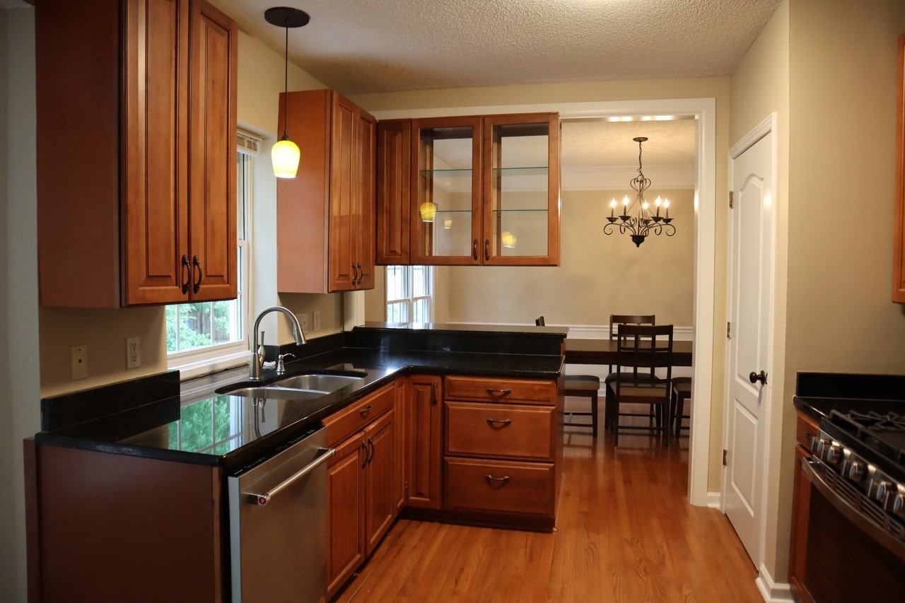 4905 Bridgewood Dr - Photo 4 of 5