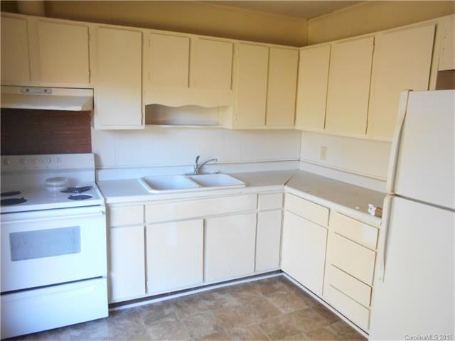 1931 Stallings Rd - Photo 3 of 8