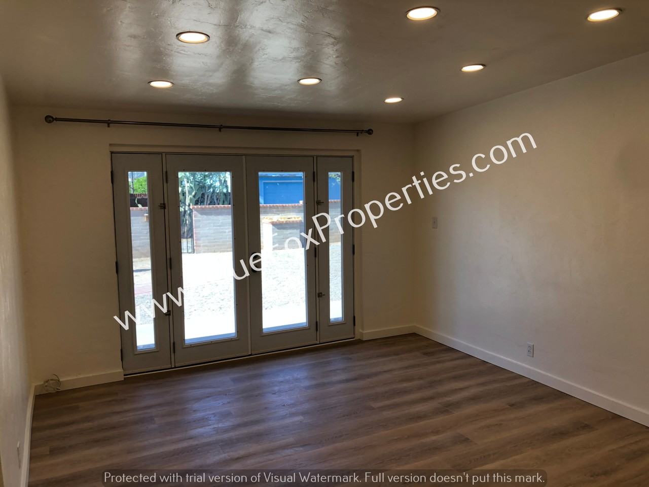 6201 E 15th St - Photo 3 of 20