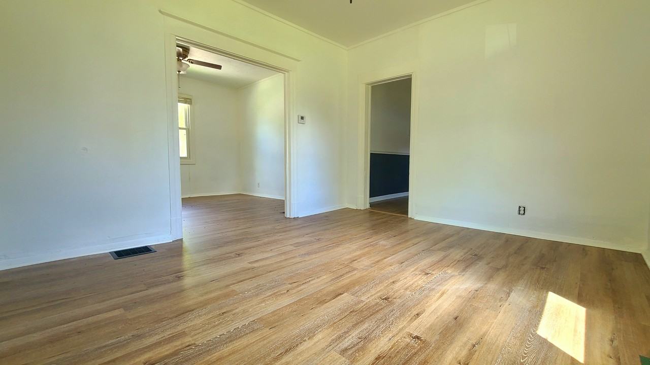 2418 S 12th St - Photo 3 of 8