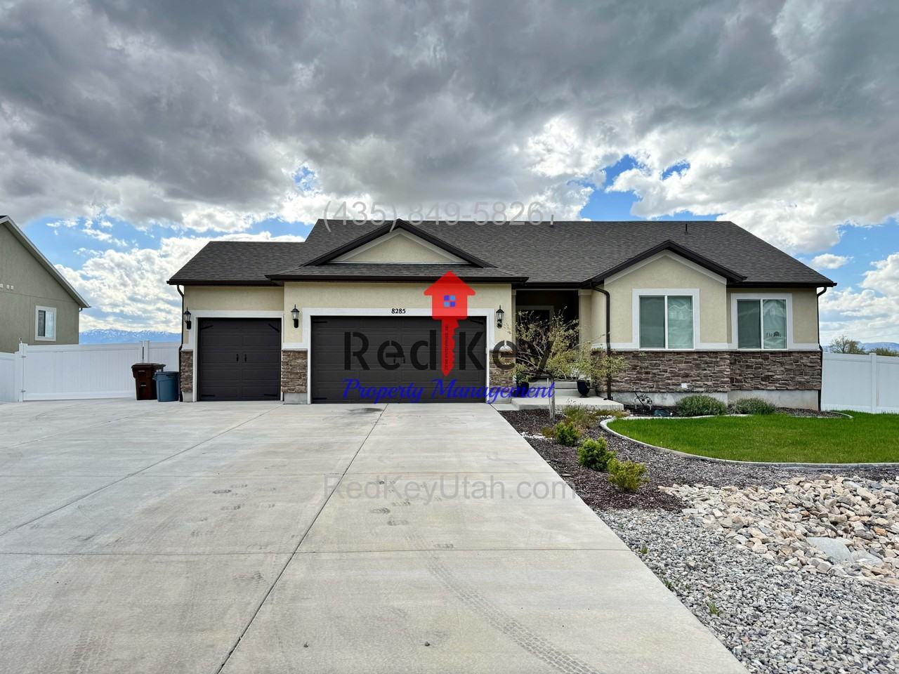 8285 N Lakeshore Dr - Photo 2 of 6