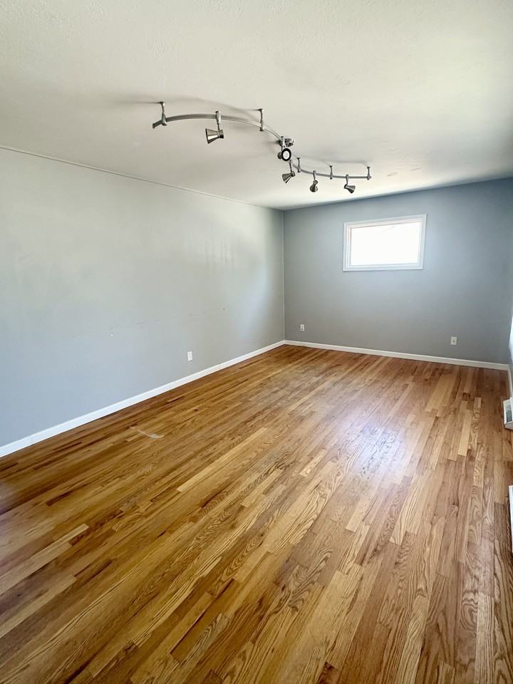 4016 E 8th St - Photo 2 of 16