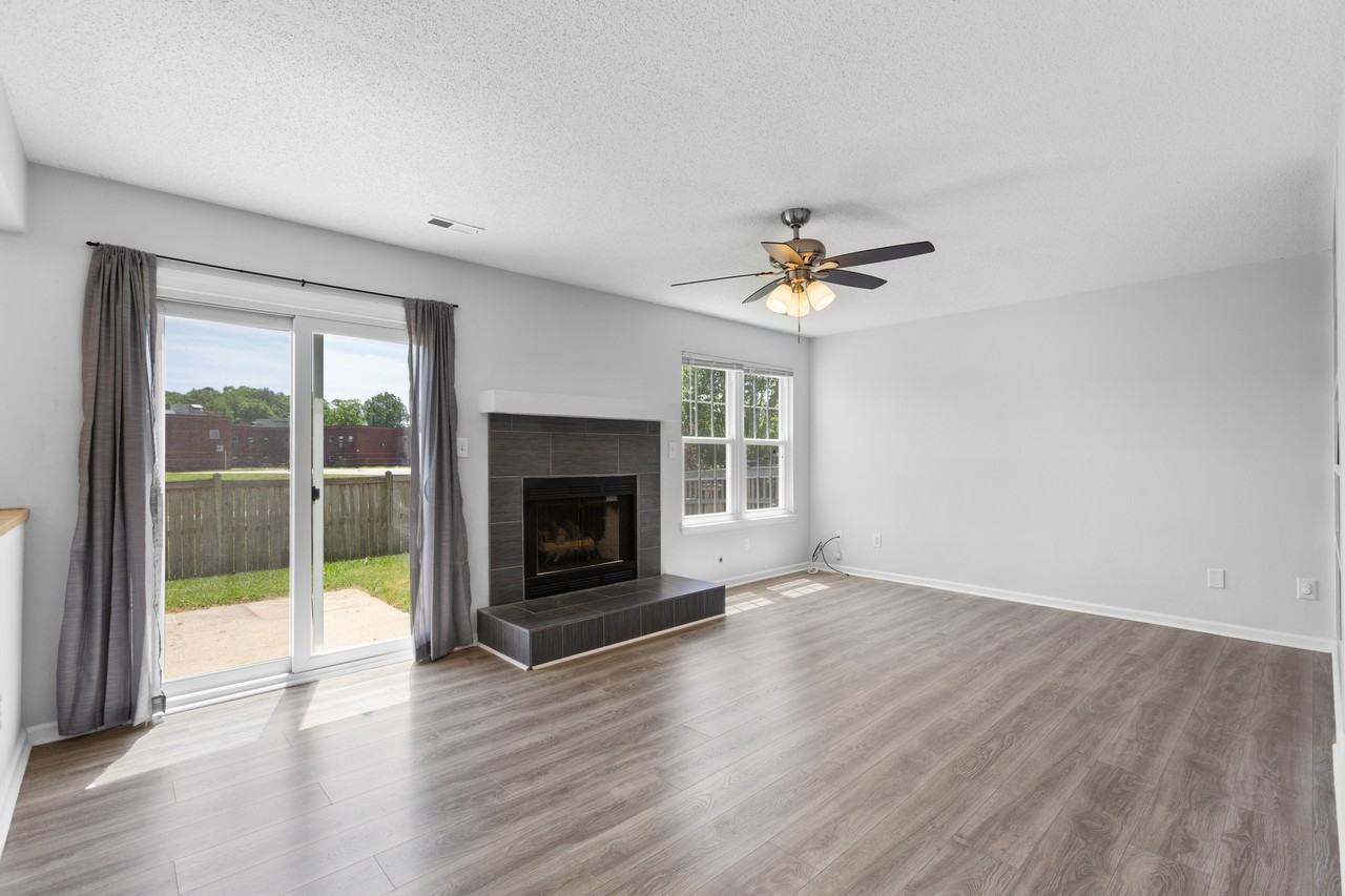 1486 Berkshire Dr - Photo 3 of 11
