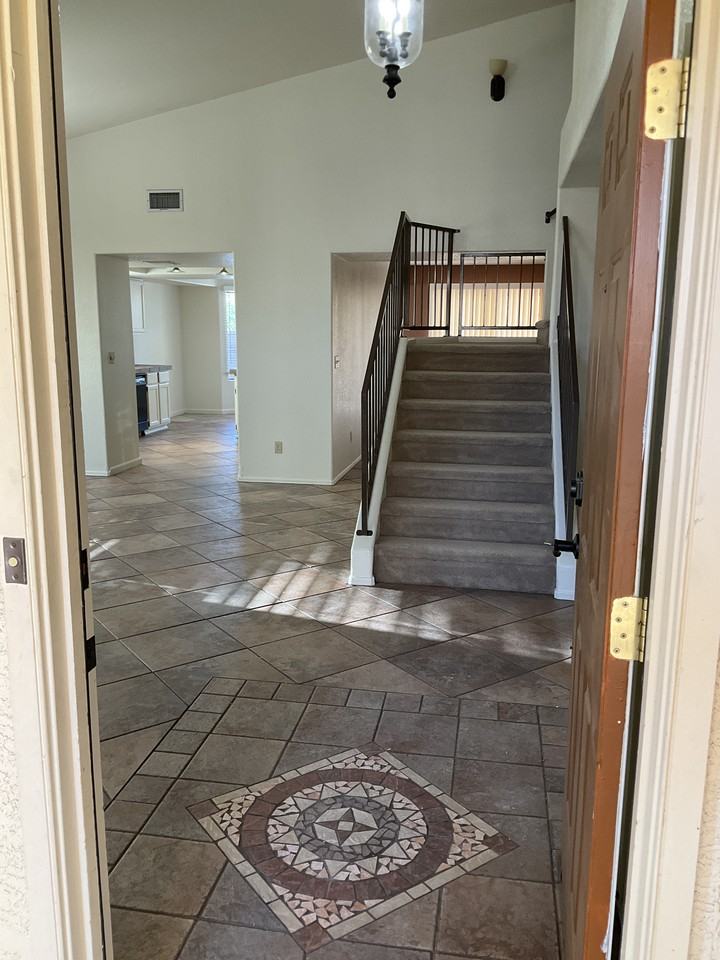 1171 W Coblewood Way - Photo 2 of 36