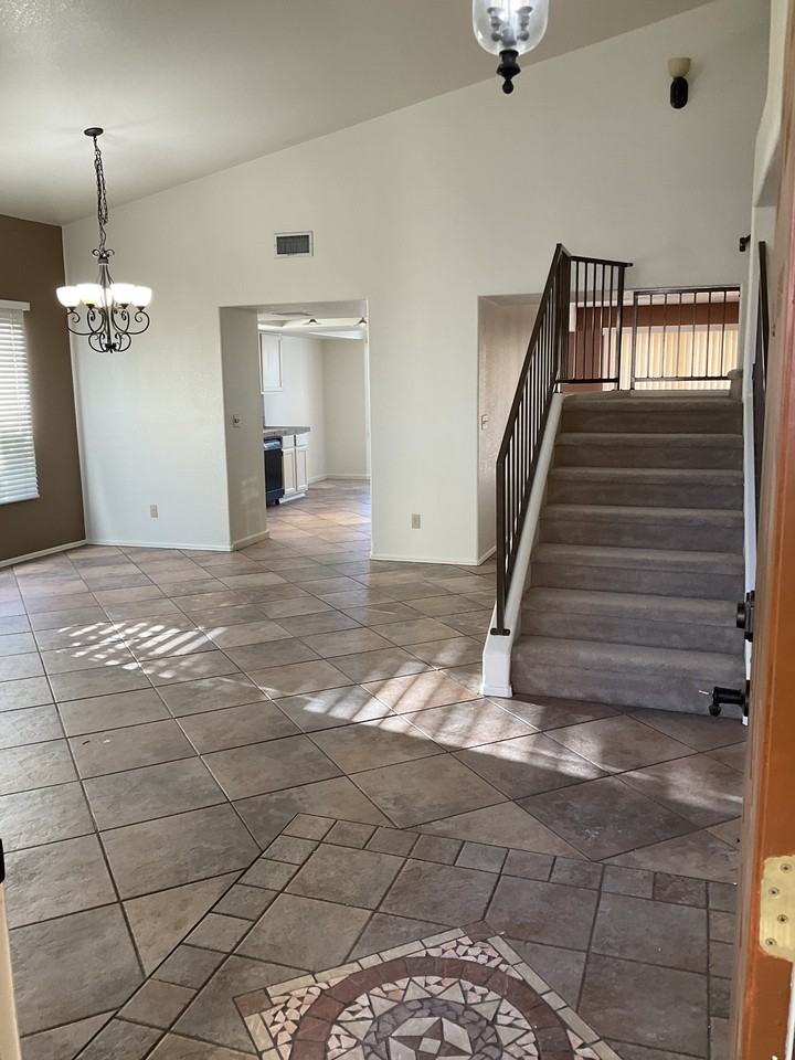 1171 W Coblewood Way - Photo 3 of 36