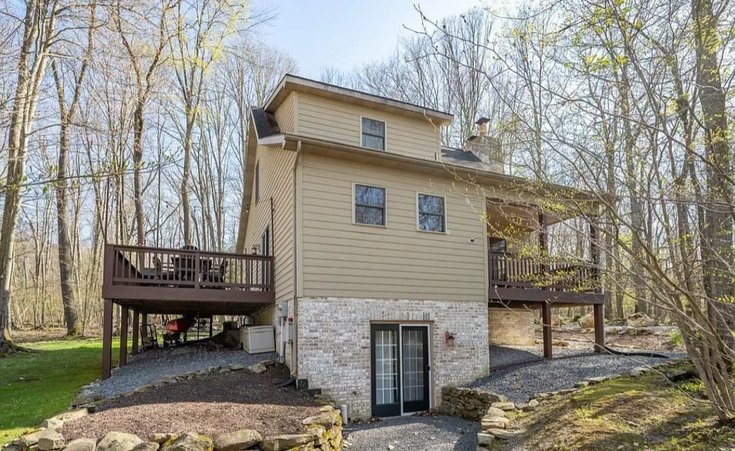 189 Maple Del Ln - Photo 2 of 17