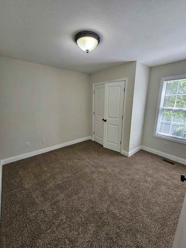 820 S Walnut Ave - Photo 2 of 11