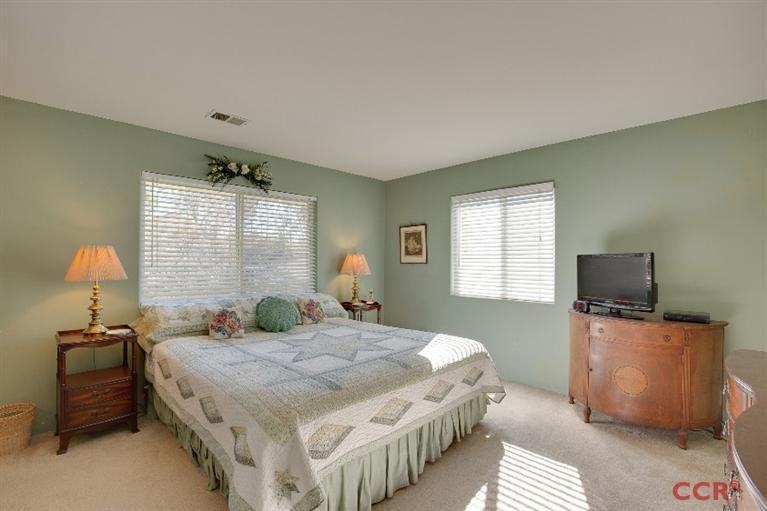 1210 Edison St - Photo 3 of 6