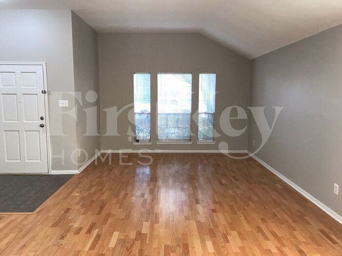 7303 Colony Bend Ln - Photo 3 of 15