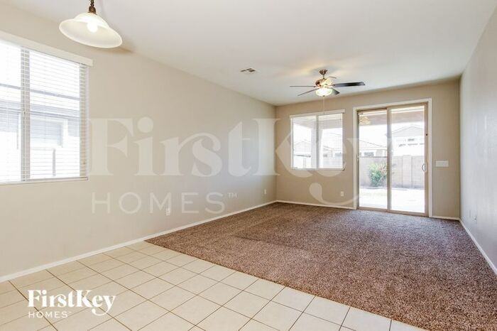 17577 W Buchanan St - Photo 3 of 16