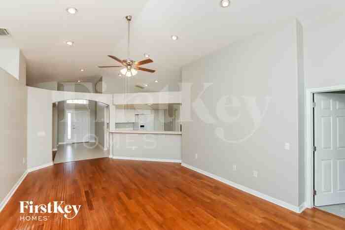 2751 Bradfordt Dr - Photo 3 of 15