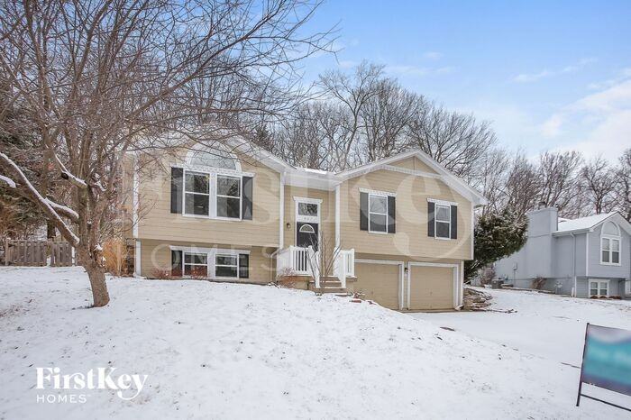 407 Nw Leann Dr - Photo 2 of 15