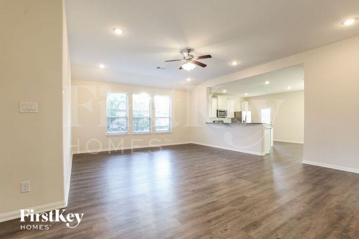 107 Kickapoo Dr - Photo 3 of 16