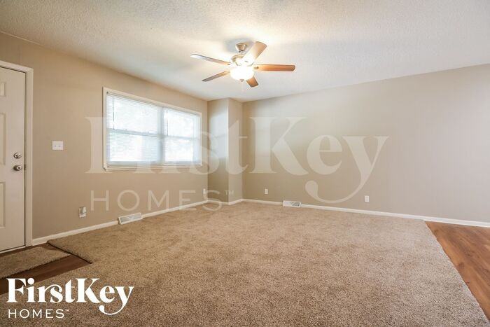 4806 N White Ave - Photo 3 of 15