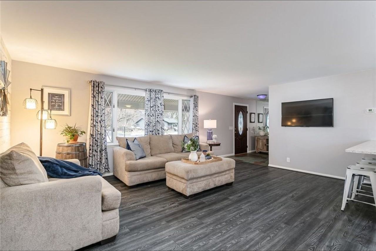 6 Springwood Ln - Photo 3 of 17