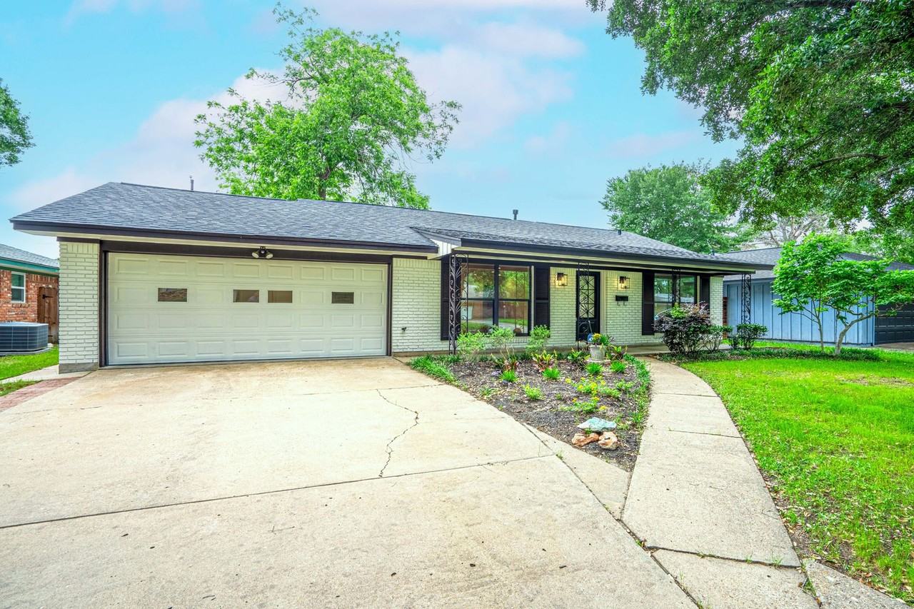 1422 Wisterwood Dr - Photo 2 of 26