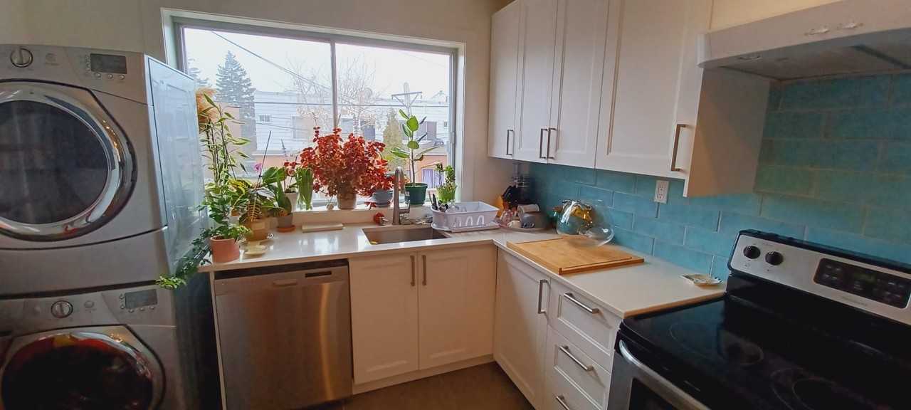 62 2e Av - Photo 3 of 11