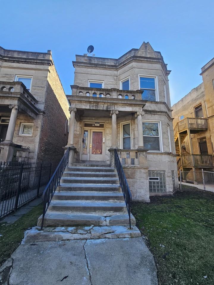 919 W Garfield Blvd #2