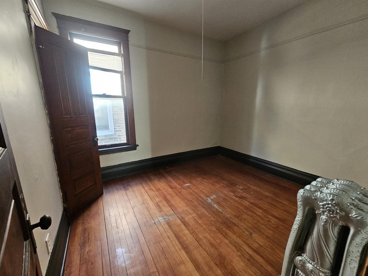 919 W Garfield Blvd #2 - Photo 3 of 50