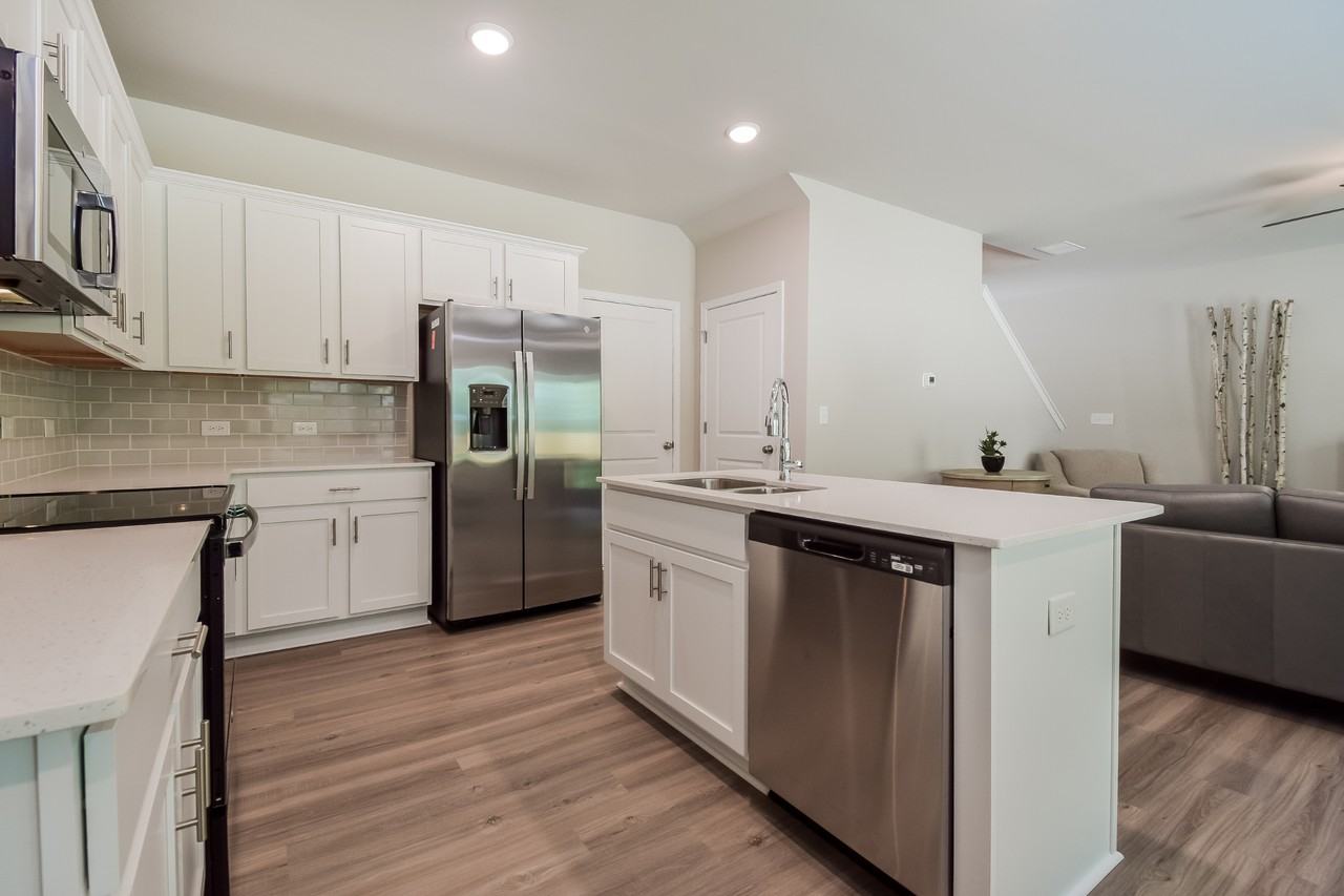 3405 Lilac Creek Trl - Photo 6 of 39