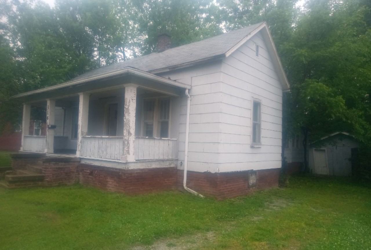 316 E Walnut St - Photo 2 of 16