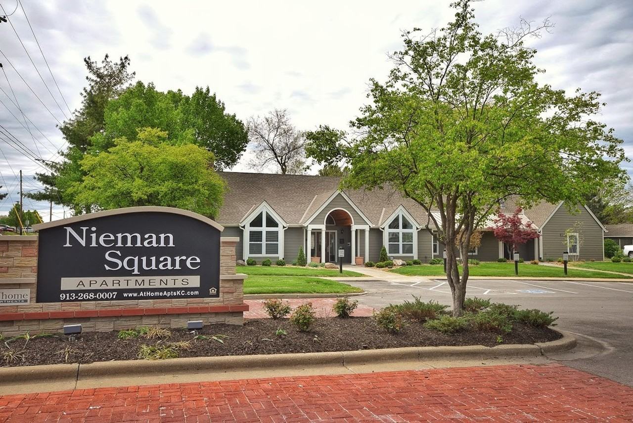 61-01 Nieman Square - Photo 6 of 37