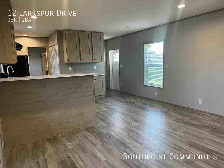 12 Larkspur Dr - Photo 2 of 7