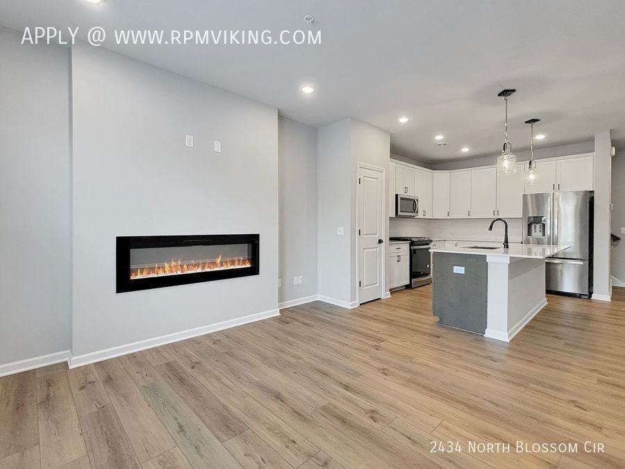 2434 N Blossom Cir - Photo 3 of 26