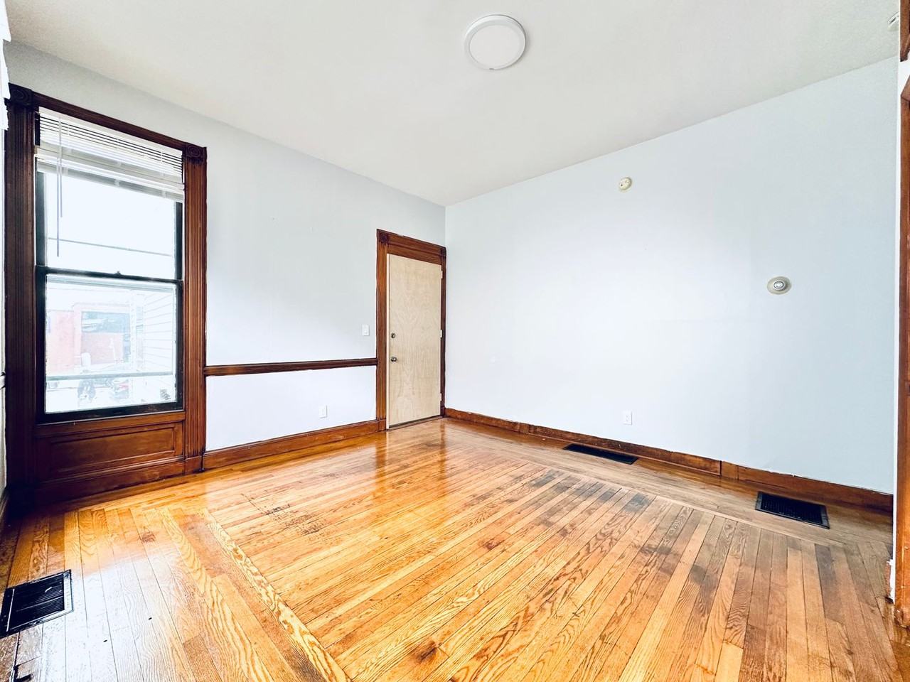 434 George Street - Photo 7 of 21