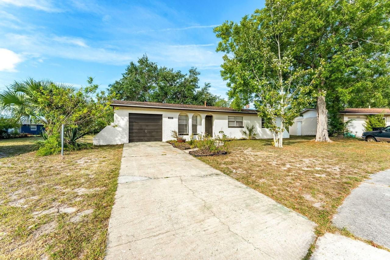 2160 Fairlane Dr - Photo 2 of 31