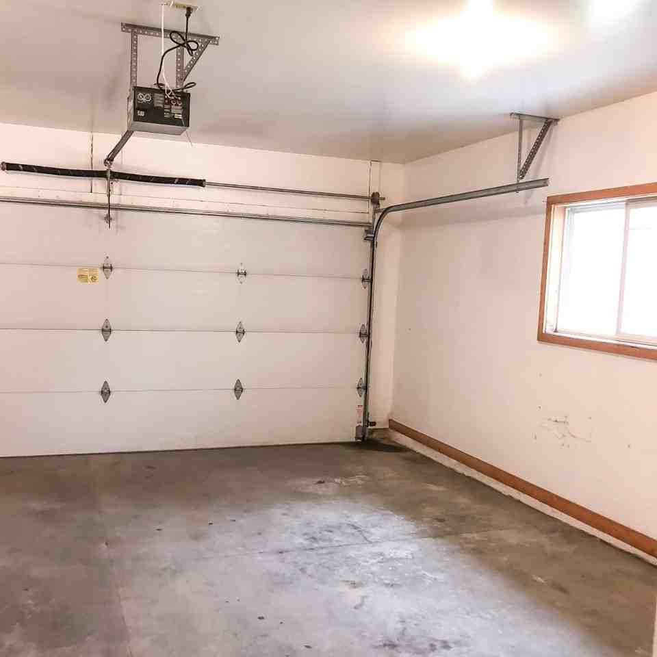 EastMeadows3552 - Photo 3 of 19