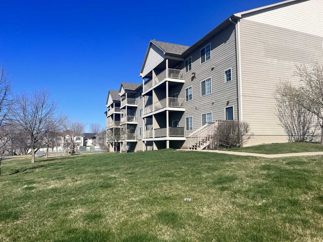 Diamond Valley Apartments - Photo 2 of 22