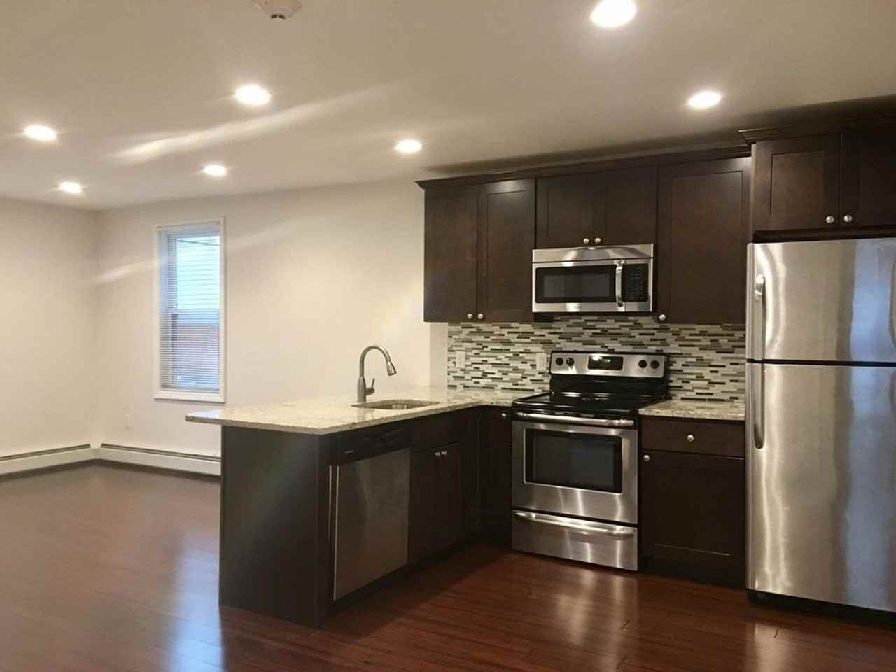 39 America Street - Photo 2 of 9