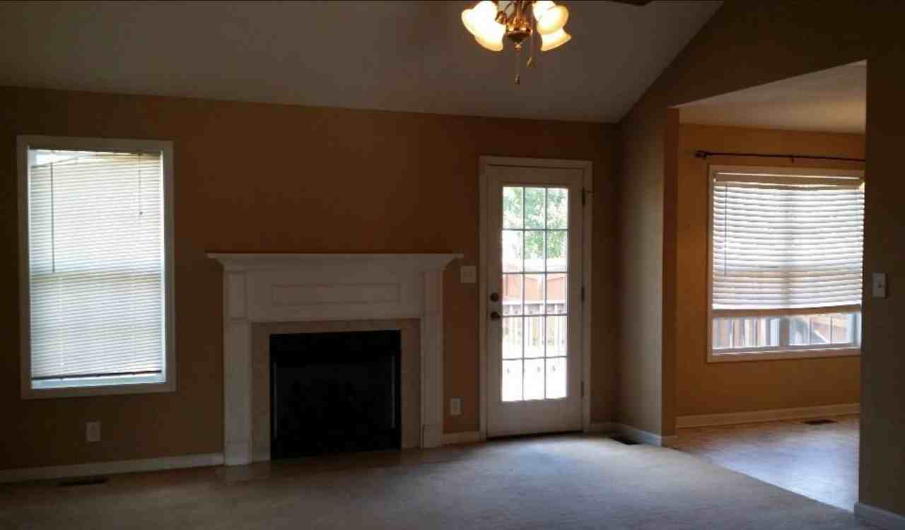 2629 Arthurs Ct - Photo 3 of 10
