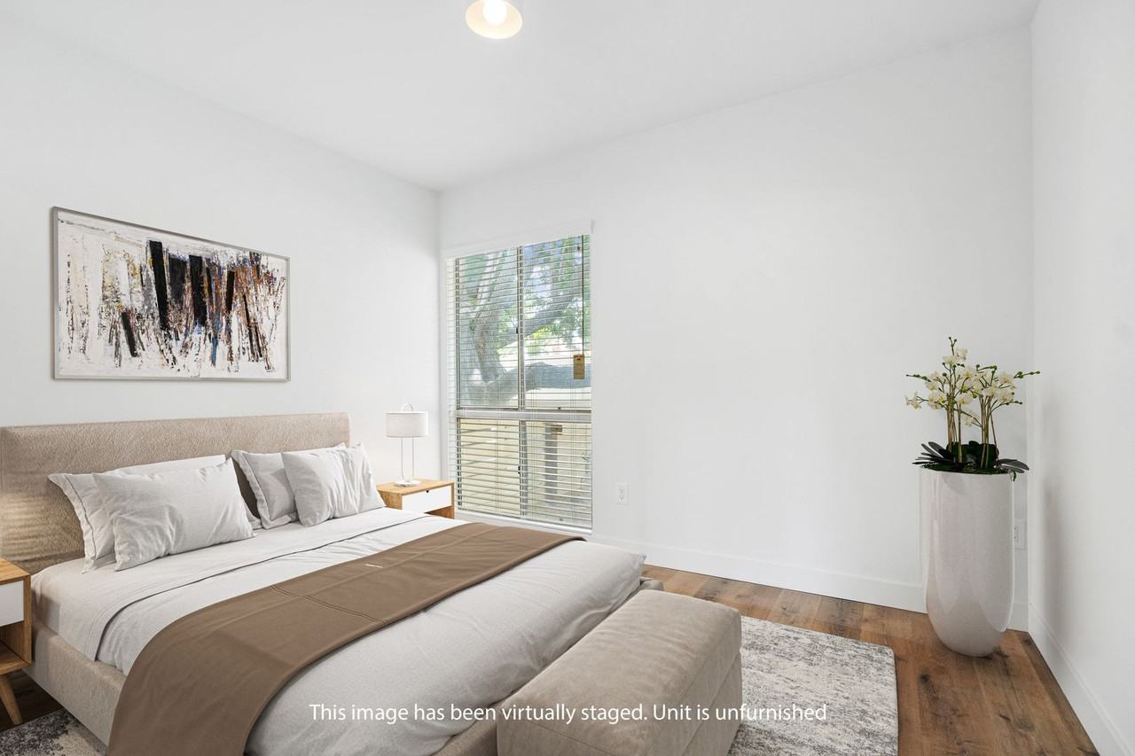 Individual Bungalows: All 1 bedroom/ 1 bath units all with LARGE PRIVATE YARDS. - Photo 4 of 26