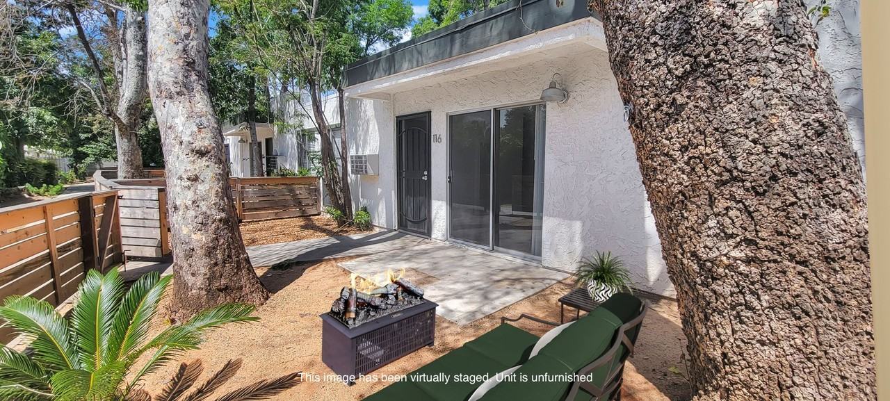 Individual Bungalows: All 1 bedroom/ 1 bath units all with LARGE PRIVATE YARDS. - Photo 6 of 26