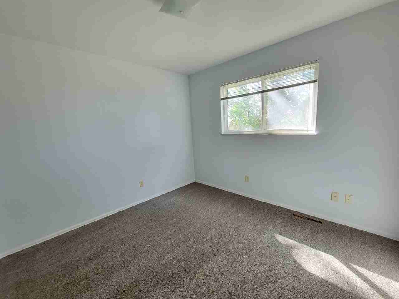 4075 Harbor Pl - Photo 2 of 12