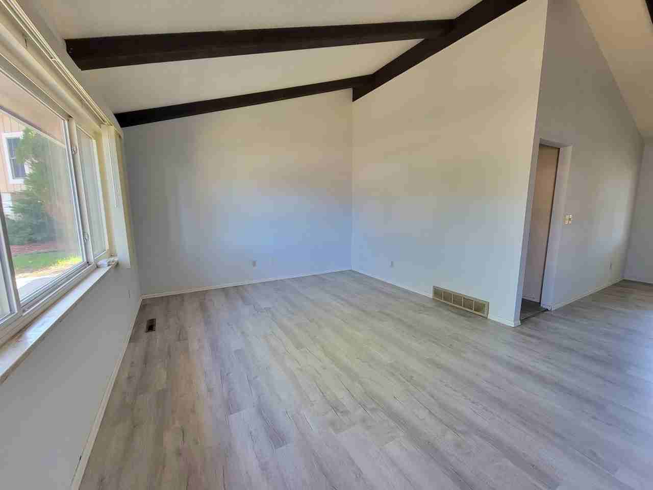 4075 Harbor Pl - Photo 7 of 12