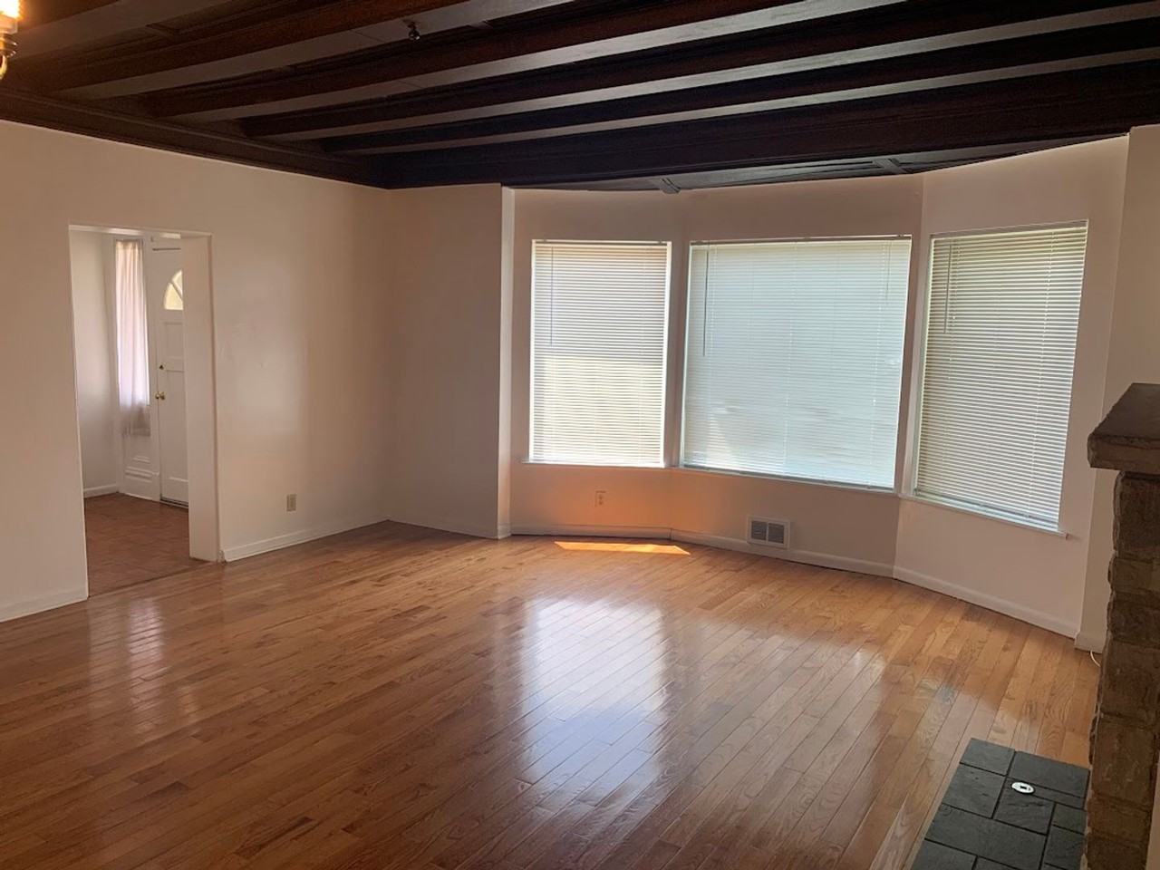 1167 Wightman St - Photo 7 of 25