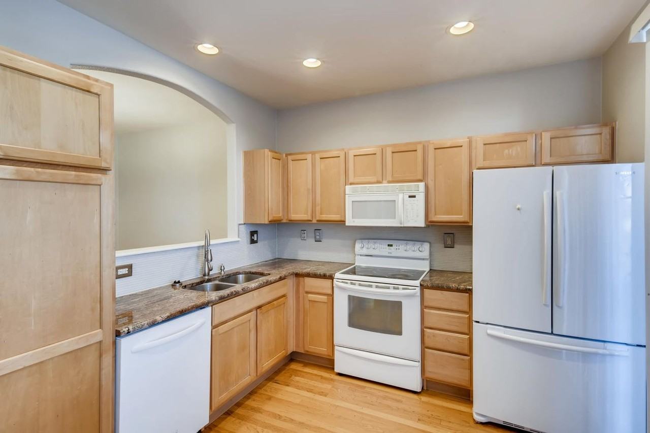 9874 E Idaho St - Photo 3 of 13