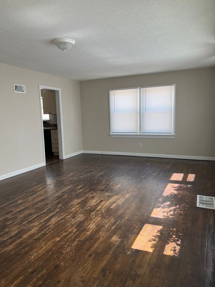 1817 E Crestview St - Photo 2 of 15