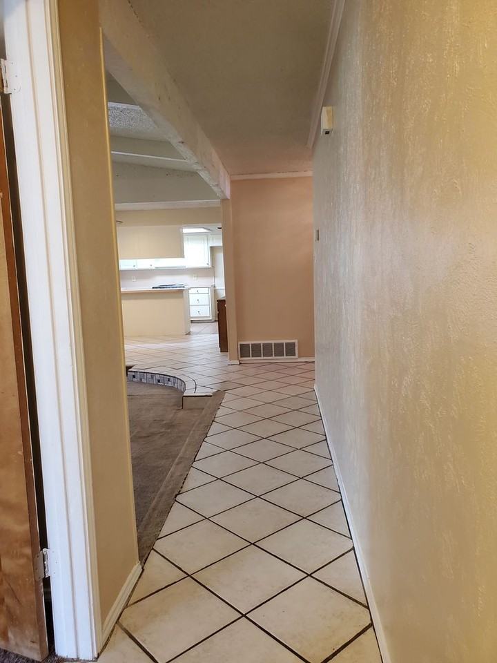 4200 Pyracantha Dr - Photo 2 of 17