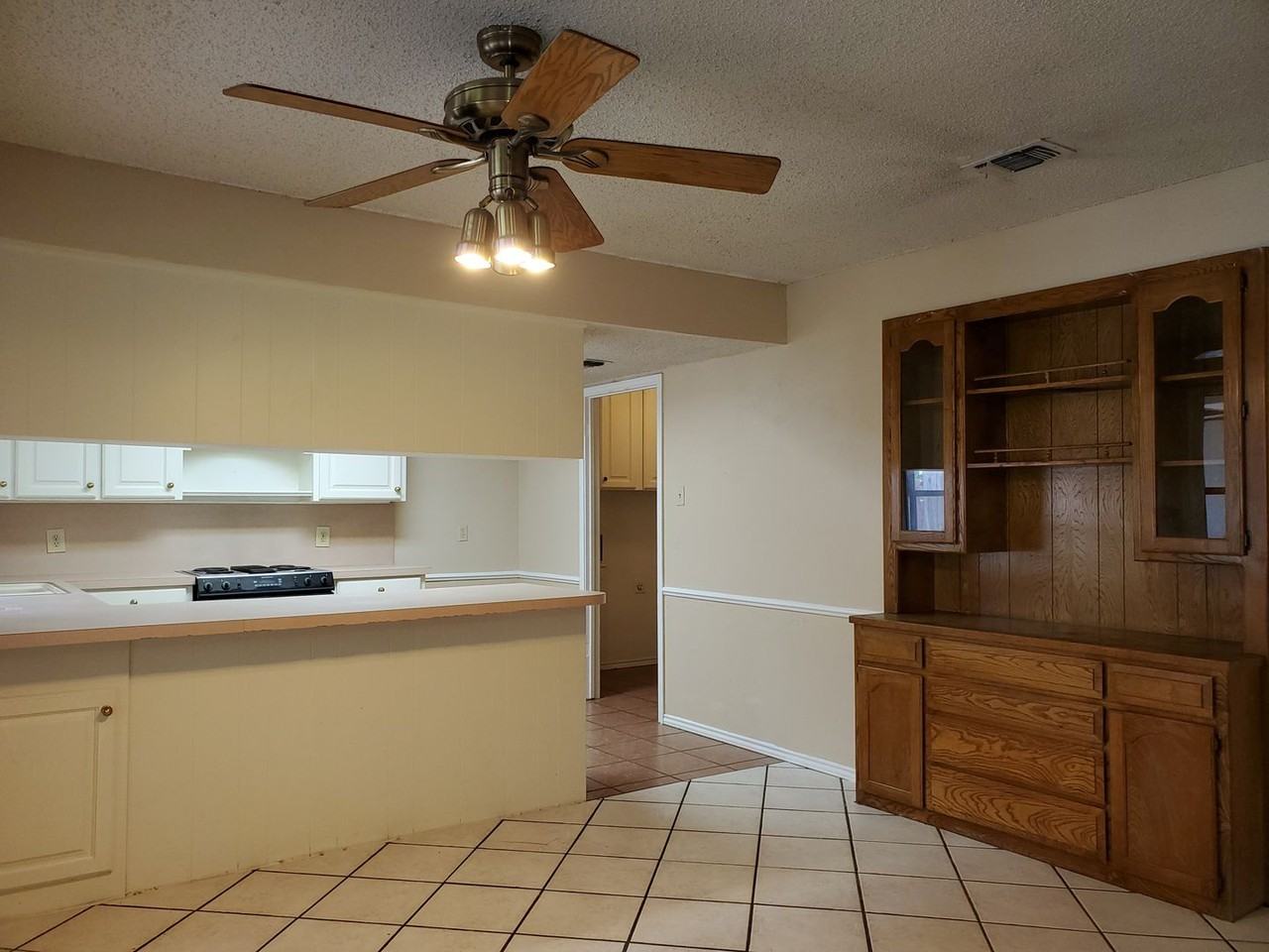 4200 Pyracantha Dr - Photo 5 of 17