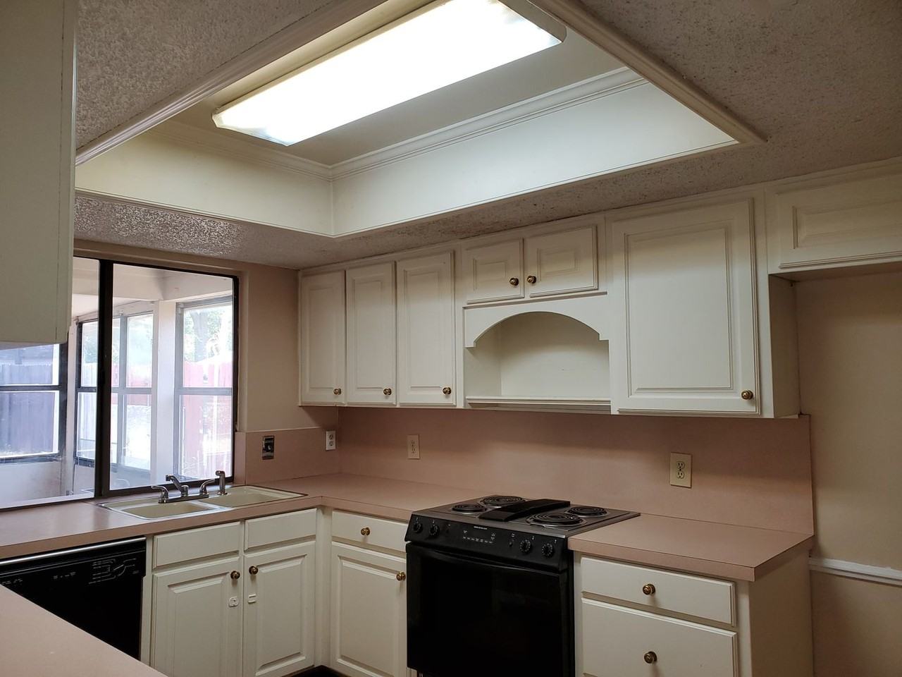 4200 Pyracantha Dr - Photo 6 of 17