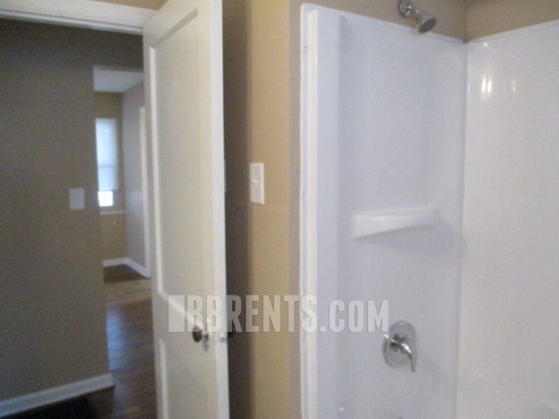 1611 Vancouver Dr - Photo 2 of 37