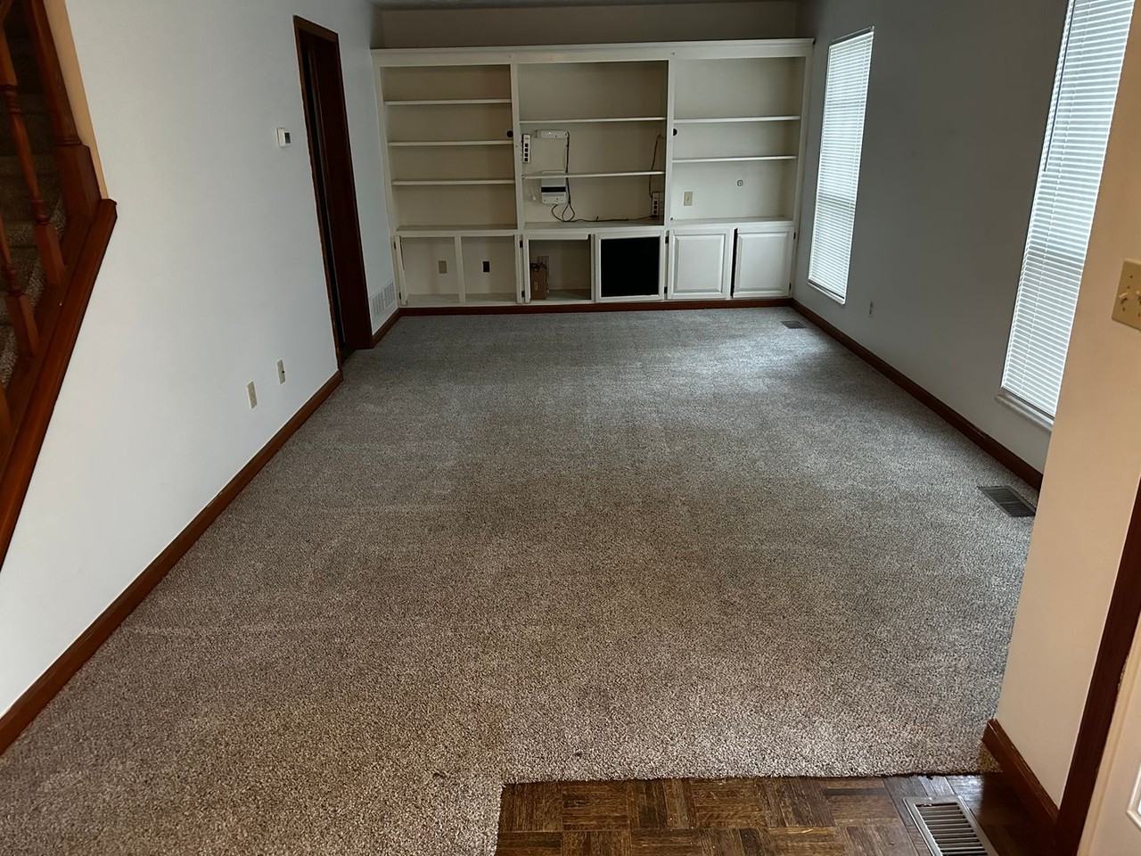 1604 S Pinestone Ct - Photo 2 of 12