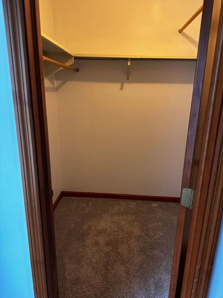 1604 S Pinestone Ct - Photo 7 of 12